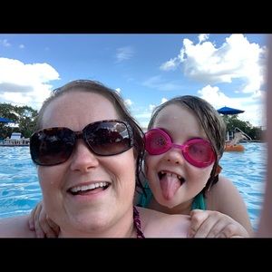 Meet your Posher, Lisa